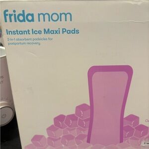 Frida mom Ice maxi pads and perineal foam